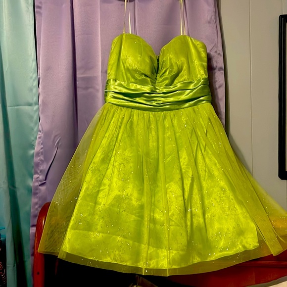 green emerald velvet dress Green 1970s Tinkerbell Elf Petal Hem Mini Dress